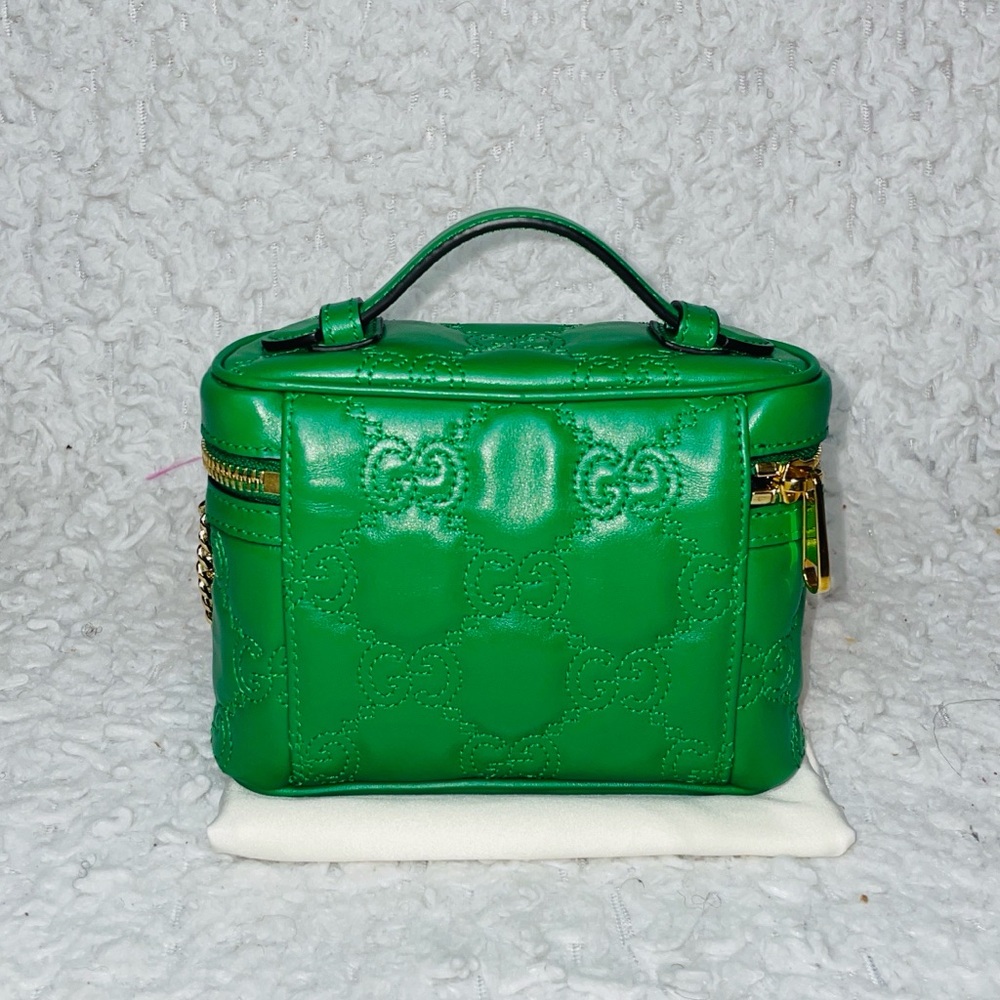 Gucci GG Embossed Matelasse Quilted Leather Vanity Mini Bag in Green 723770 - Picture 10 of 17